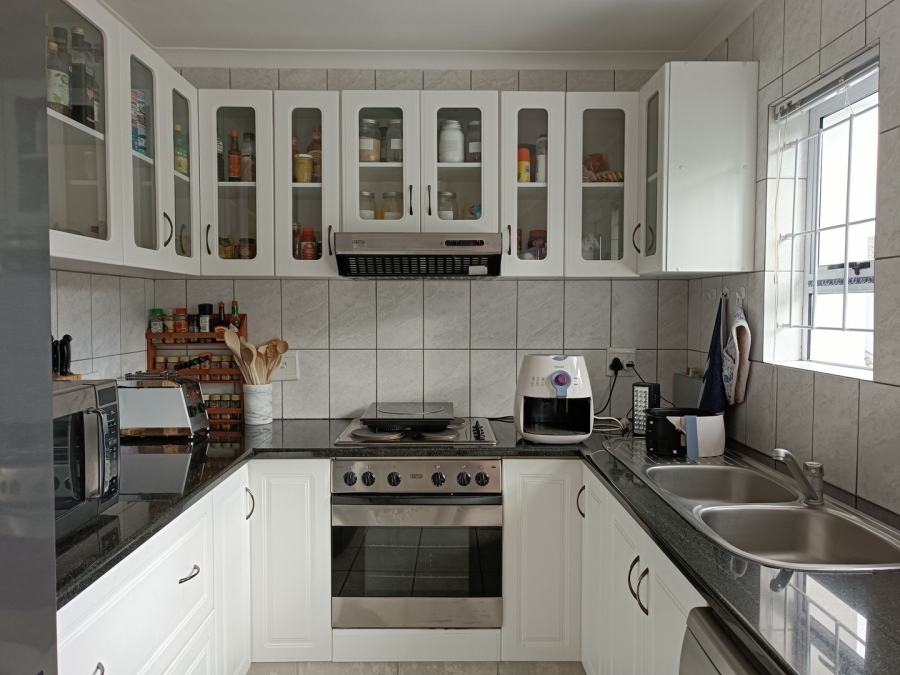 To Let 3 Bedroom Property for Rent in Paradise Western Cape